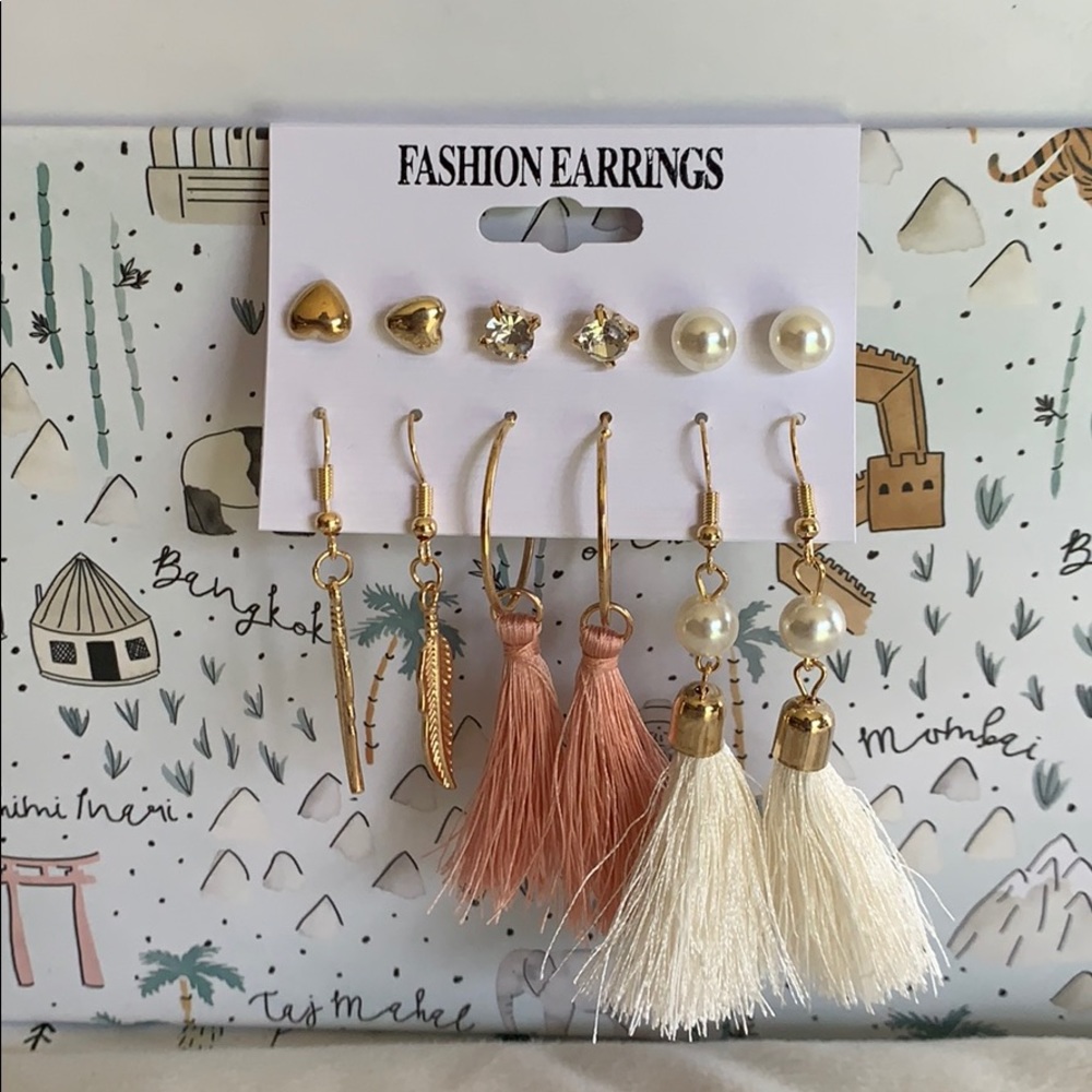 3/$25 🤍Set of 6 earrings🤍